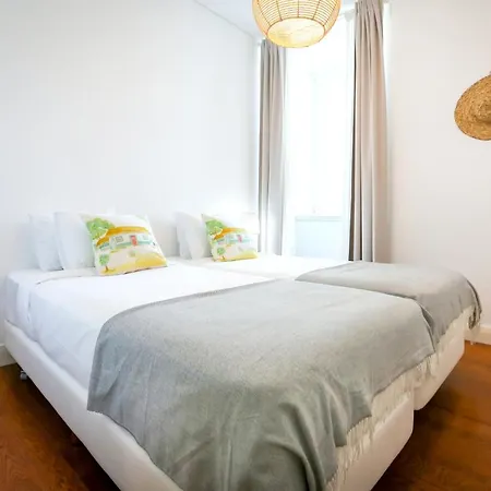 Away From Apartamento