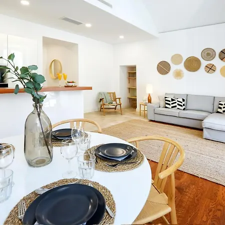 Away From Apartamento