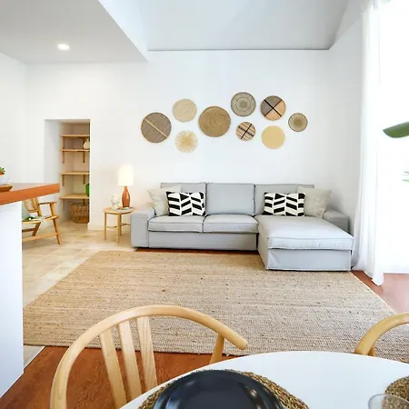 Away From Apartamento