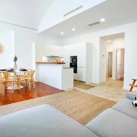 Away From Apartamento *