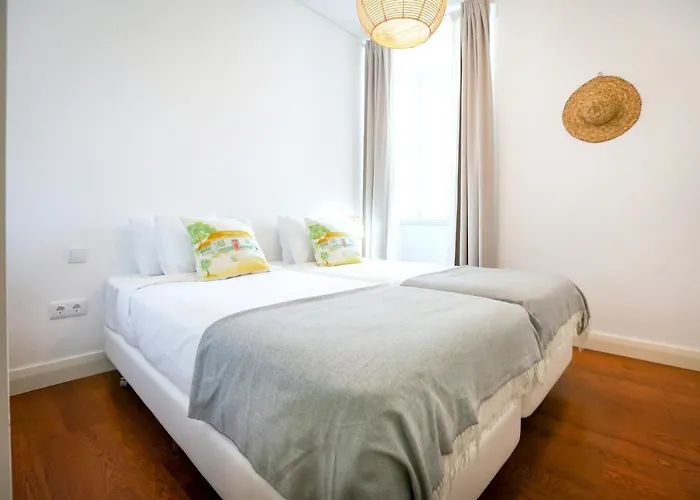 Away From Apartamento