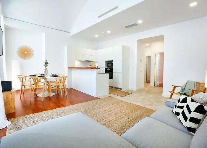 Away From Apartamento *