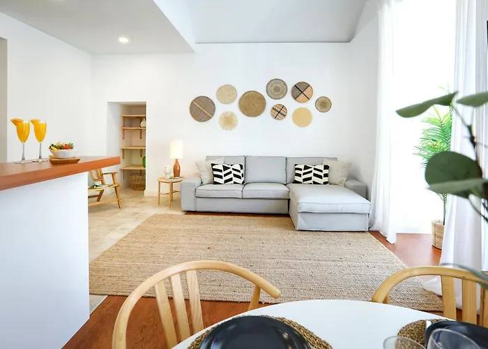 Away From Apartamento